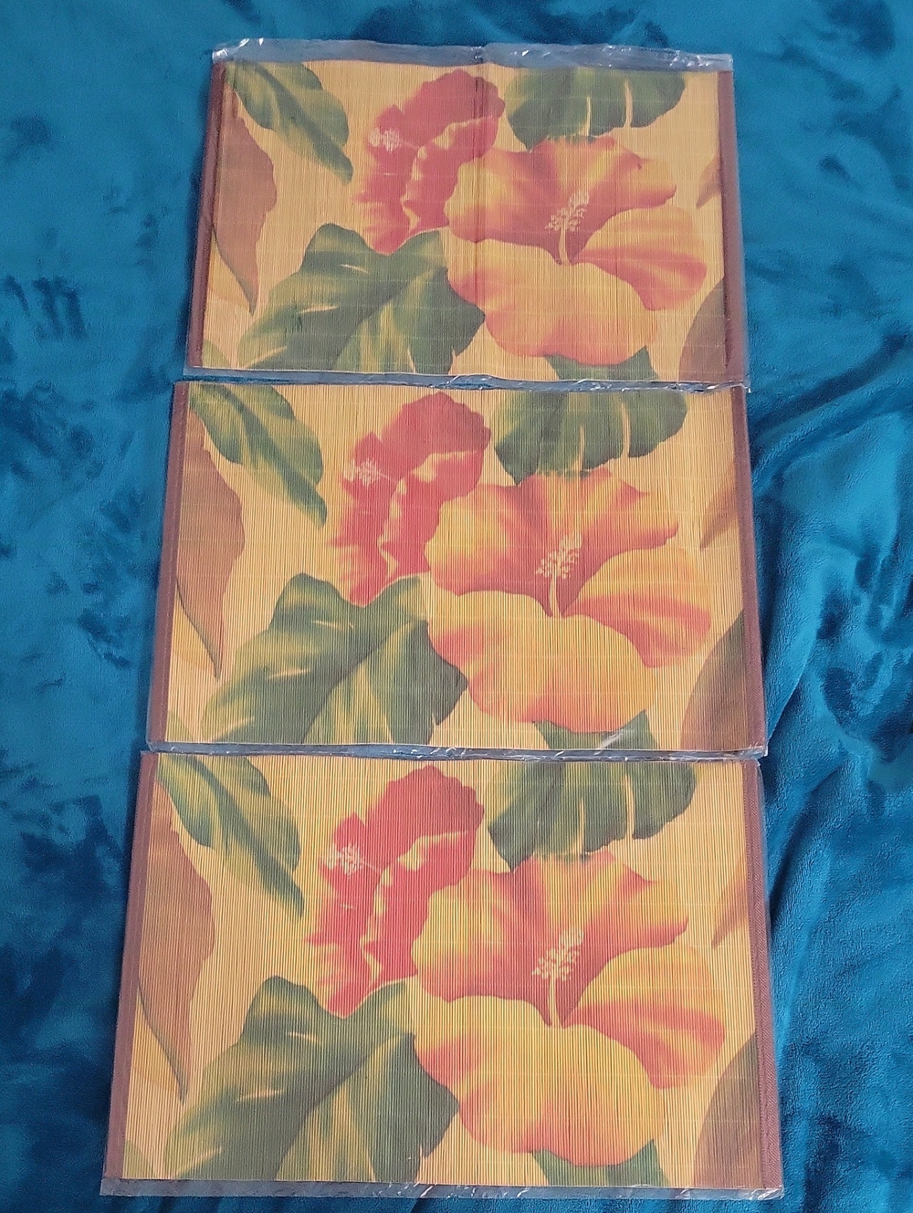 NWT Vintage Tropical Hibiscus Placemat Set in Yellow & Green